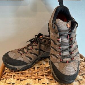Men’s Merrell Moab waterproof hikers size 10 EUC